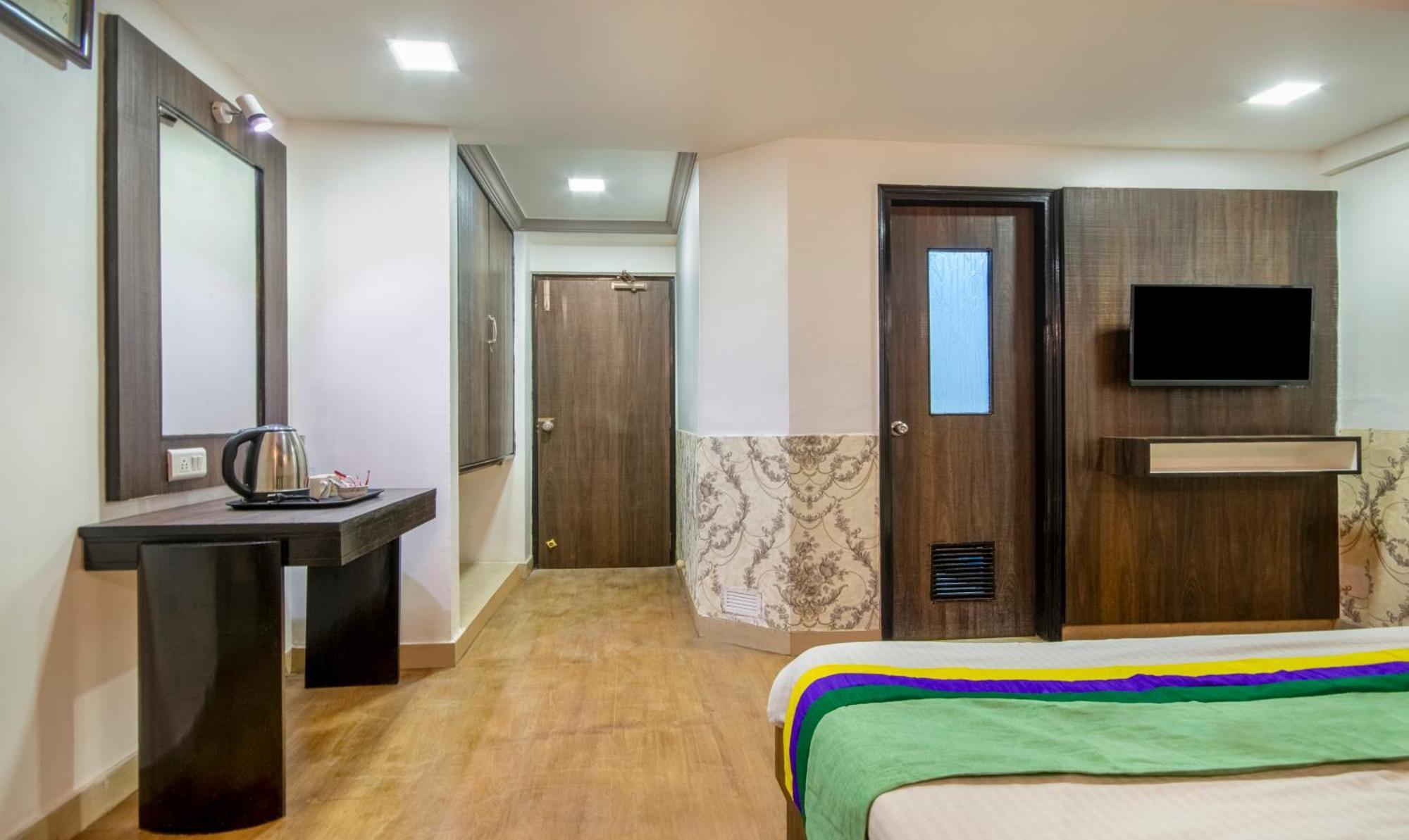 Itsy Hotels Shree Krishna Palace Ахмедабад Екстериор снимка