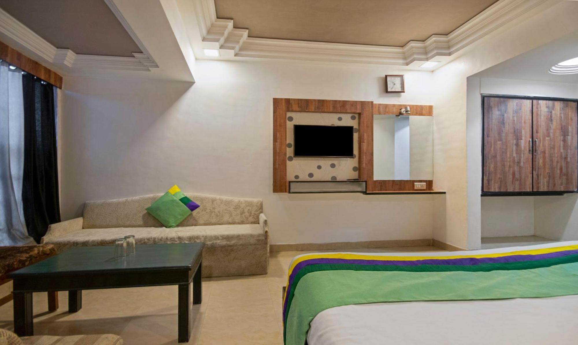 Itsy Hotels Shree Krishna Palace Ахмедабад Екстериор снимка
