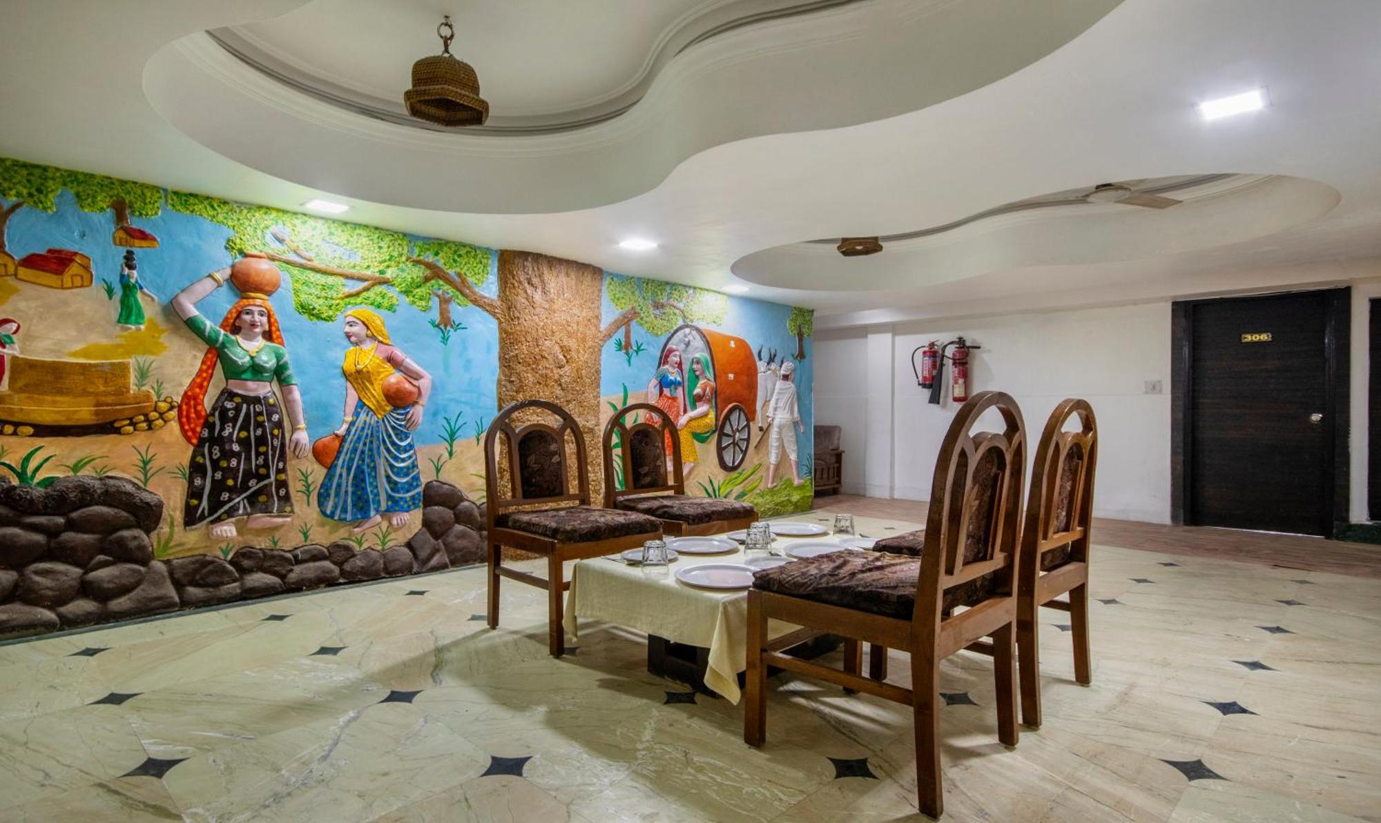 Itsy Hotels Shree Krishna Palace Ахмедабад Екстериор снимка